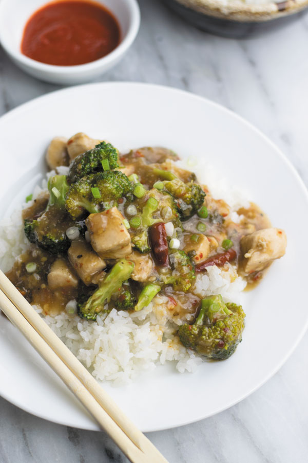 One pan chicken and broccoli in garlic sauce - Delicious Authentic Chinese restaurant food AT HOME in 30 minutes. Healthy with tons of flavor! This is one POPULAR dish at my place!