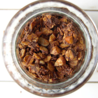 almond chocolate granola