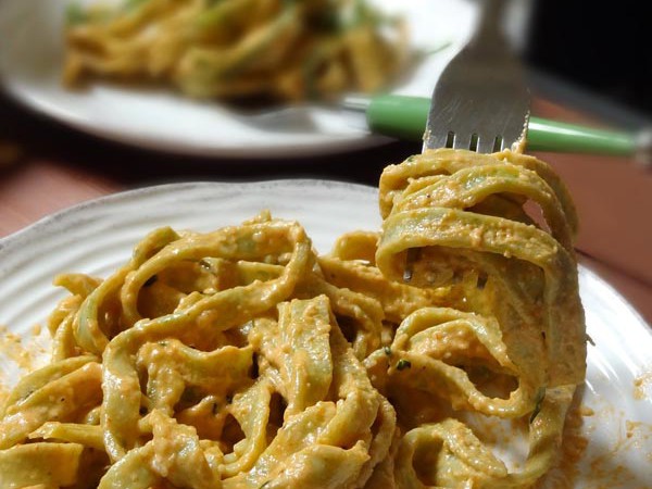 Homemade Spinach Fettuccine Pasta