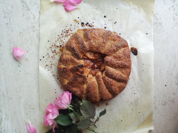 Delicious Rustic Apple Galetterustic apple galette