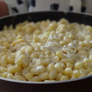 Easy Stove Top Mac and Cheese