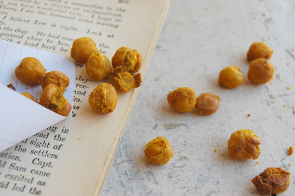 spicy roasted chickpeas