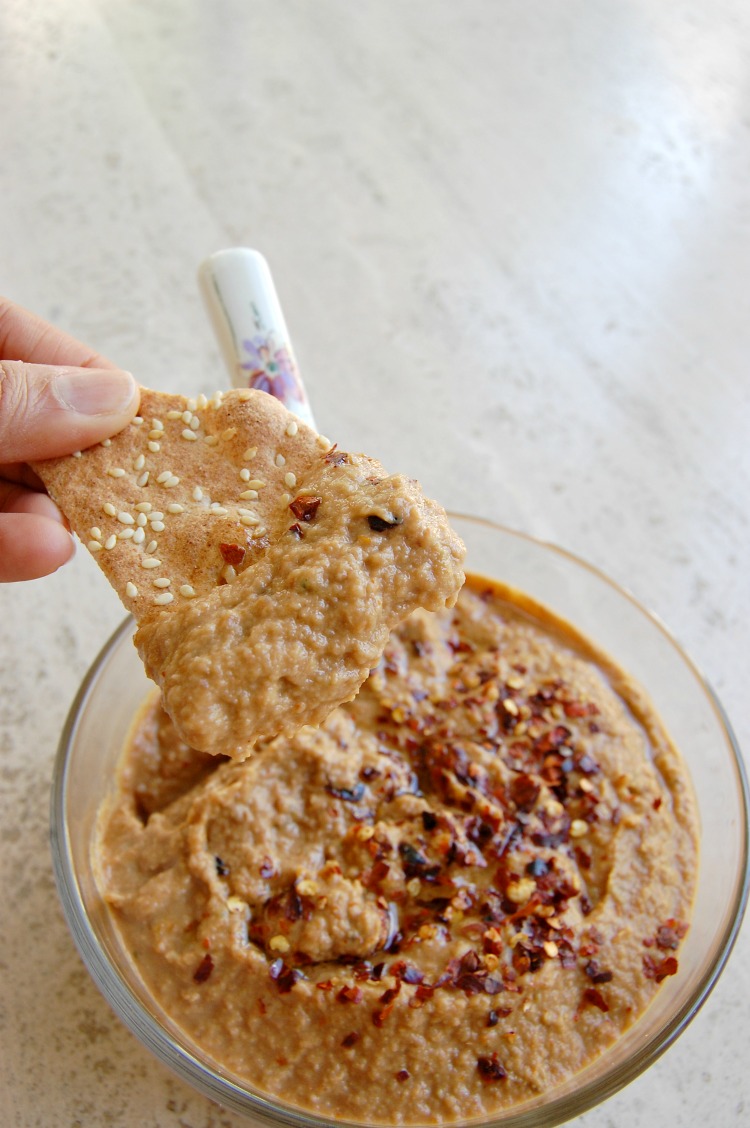 Cracker and Spicy Hummus