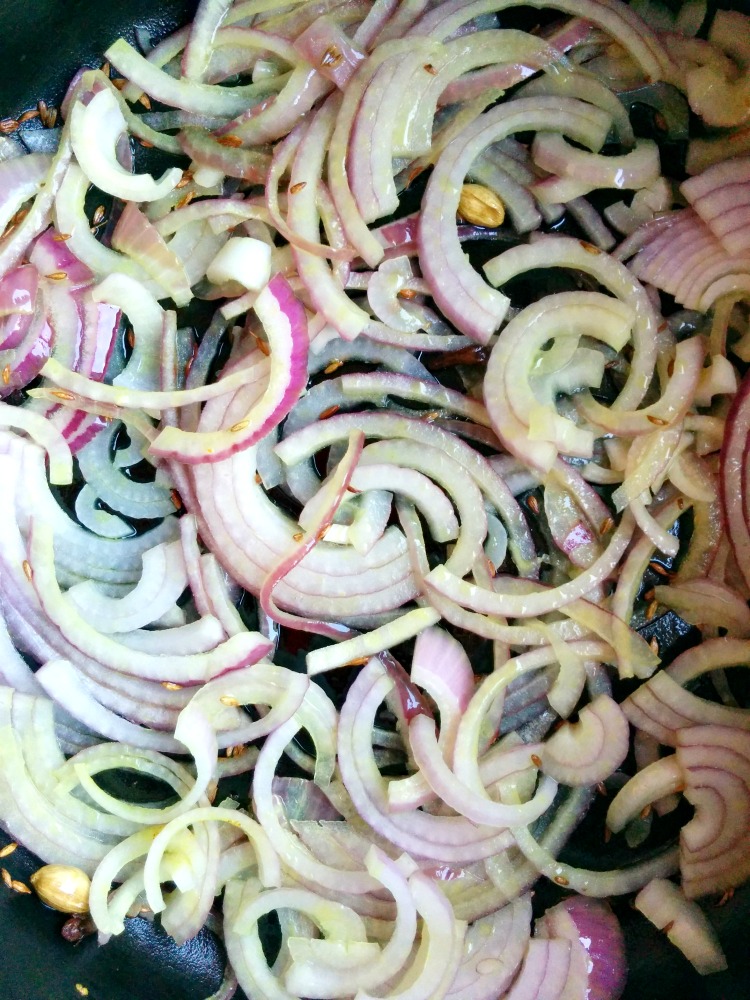 Saute Onion for Dum Aloo