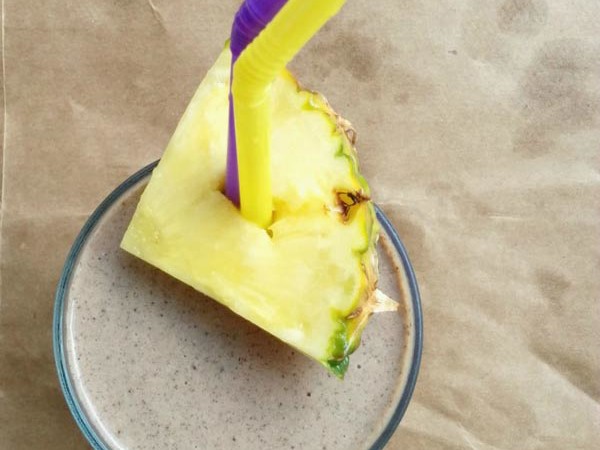 pineapple oreo milkshake