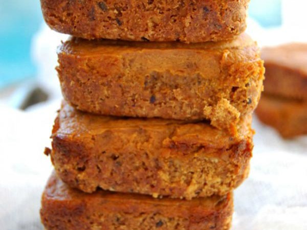 Spiced Pumpkin Bars With Hazelnut Crust