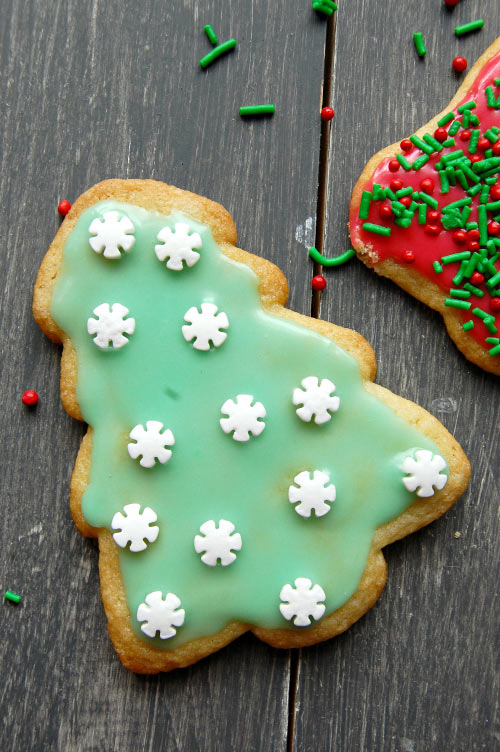 From Scratch Sugar Cookies With Easy Icing Finshed and Decorate.