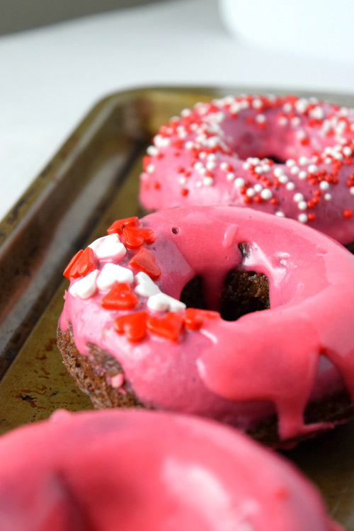 baked chocolate donuts Icing Cooling