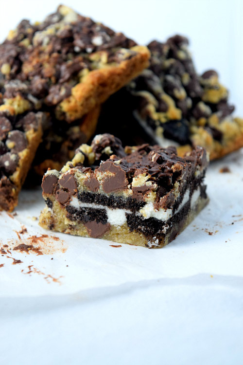 Layers of Oreo Chocolate Chip Bars