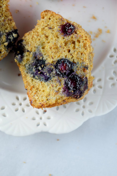 Skinny Whole Wheat Blueberry Muffins with Fresh Blueberries