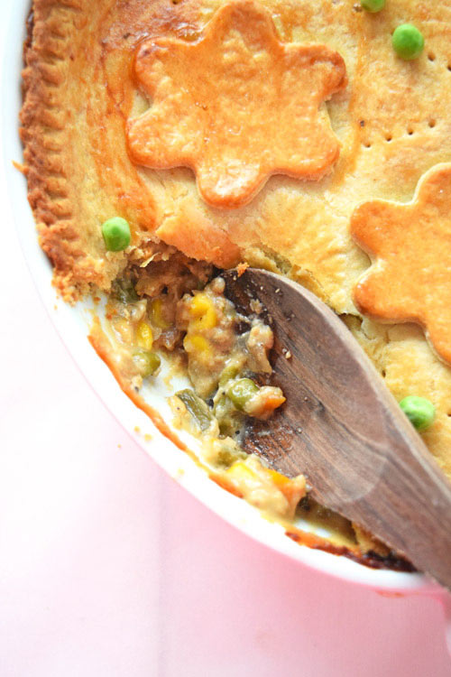 Creamy Cheddar Crust Vegetable Pot Pie