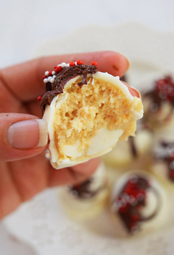 Yummy Inside of Easy Oreo Balls