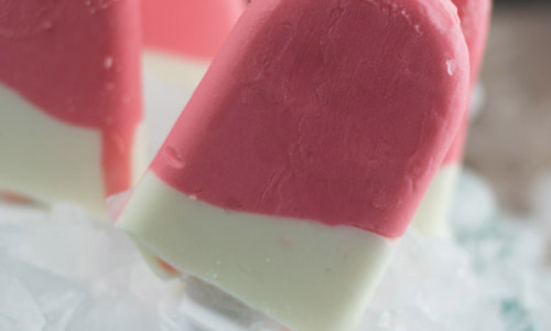 close up shot of rose lassi popsicles 1