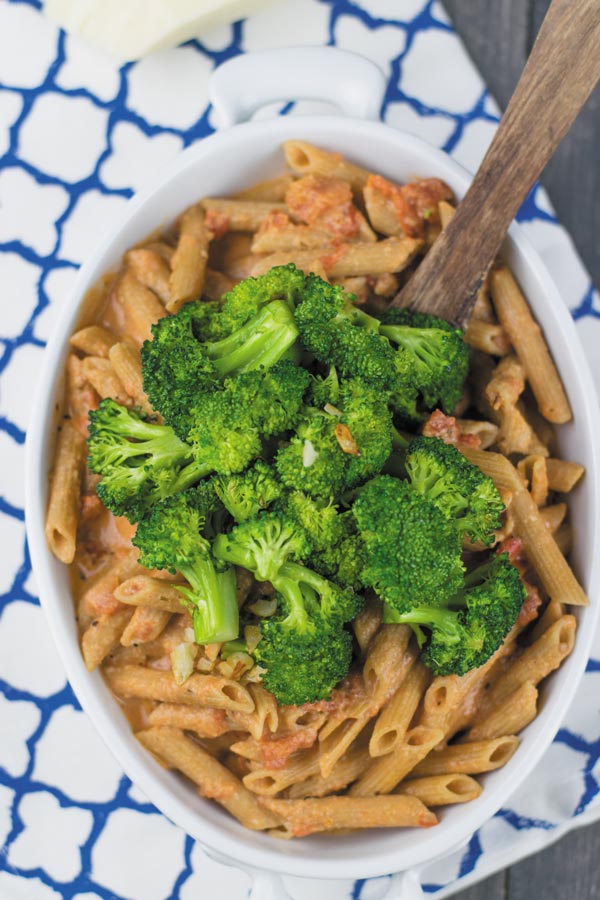 broccoli-pasta-ready-with-tomato-cream-pasta-sauce