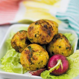 corn pakoda cooked in pan 1