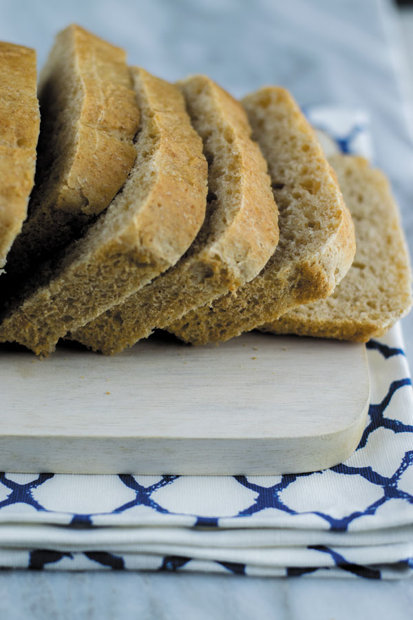 slices of fresh sandwich bread