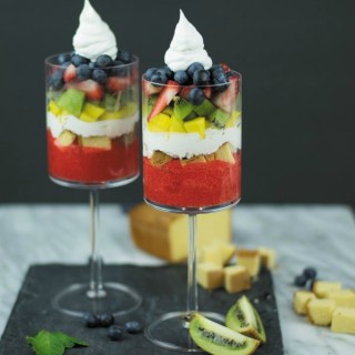 summer fruit cake triffle1