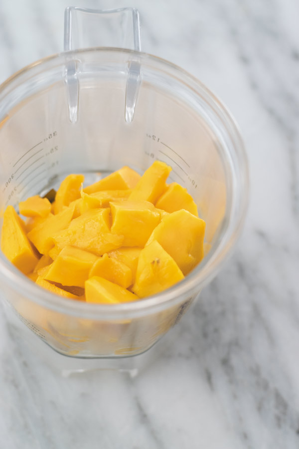 fresh mangoes for tropical mango muffin