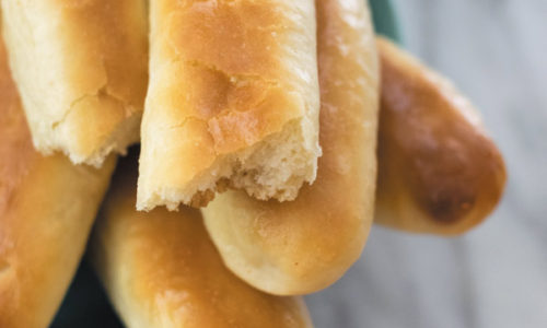 homemade olive garden breadsticks title