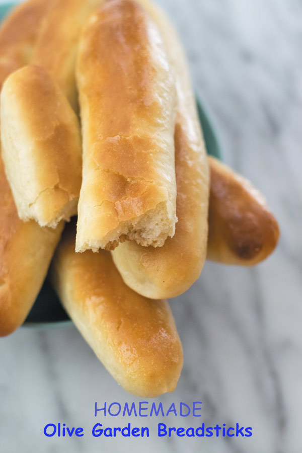 homemade olive garden breadsticks title