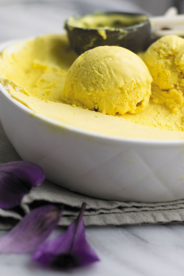 This No Churn Golden Ice Cream is simple, needs just 4 ingredients and 15 minutes prep time.