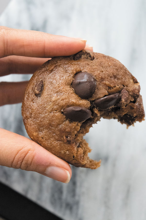 Chocolate Banana Muffins - these Eggfree, Butterfree and dairyfree muffins are the best banana chocolate muffins out there! No FUNNY ingredients!!