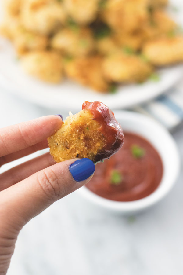 The best Crispy Baked Parmesan Chicken Bites you will ever make at home - extra crispy, tender & BAKED! Just few mins hands on time and dinner ready in a giffy!