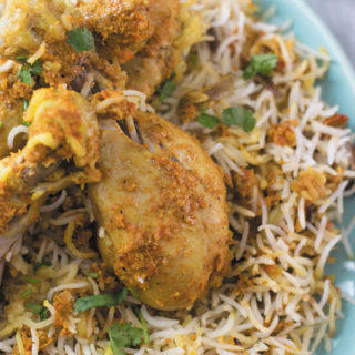 slow cooker chicken biryani - A simple NO-FUSS Indian chicken & rice recipe, big on flavors and made in a slow cooker! Just 30 minsutes prep work and come back home to a intoxicating delicious Biryani!