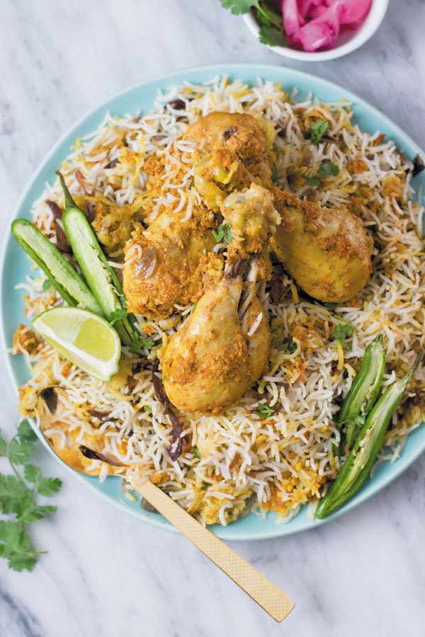 slow cooker chicken biryani - A simple NO-FUSS Indian chicken & rice recipe, big on flavors and made in a slow cooker! Just 30 minsutes prep work and enjoy a simple fuss free delicious meal!