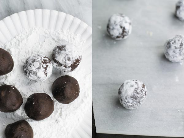 Fudgy Chocolate Crinkle Cookies - Perfect cookies for tea time, these are fudgy with crunchy exterior. My HUSBAND declared them the best cookies I have made so far!