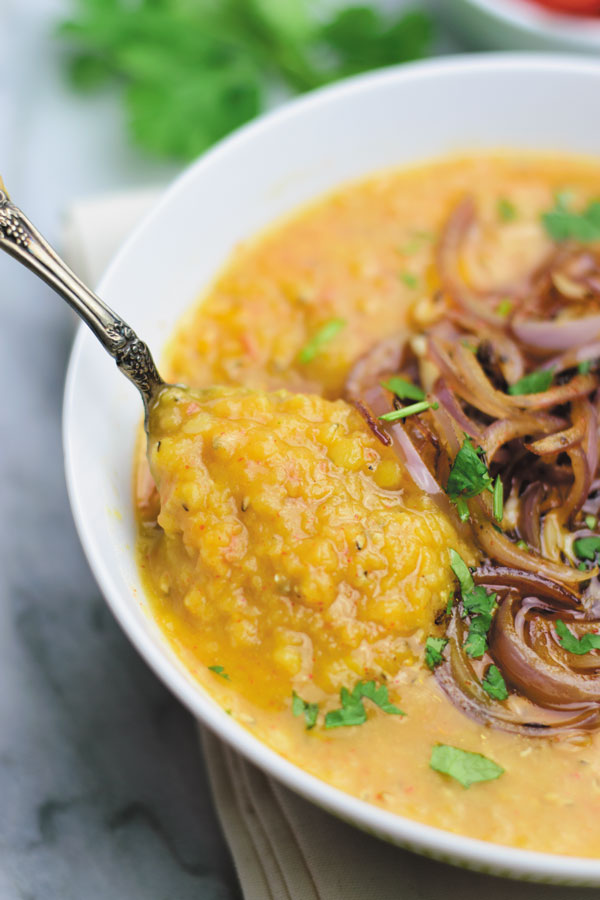 Easy Crockpot Red Lentils - Creamy red lentils made in slow cooker, served with tempered onions. This MEAL I can eat everyday! Simple, CHEAP & protein packed meal which tastes as good as the one at restaurant!