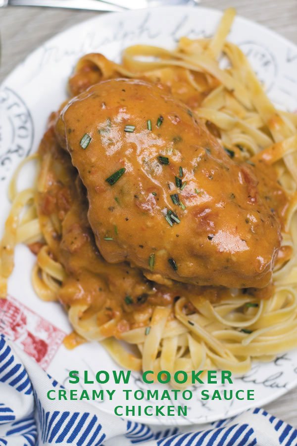 Slow Cooker Creamy Tomato Sauce Chicken : DUMP & FORGET this delicious creamy slow cooker tomato sauce chicken in the morning before work and come back to restaurant quality meal everyone will go crazy for!