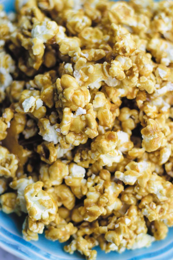 Old Fashioned Caramel Corn - Crunchy Caramel Corn made with just few basic ingredients! Great holiday gift or for snacking for at home movie nights!