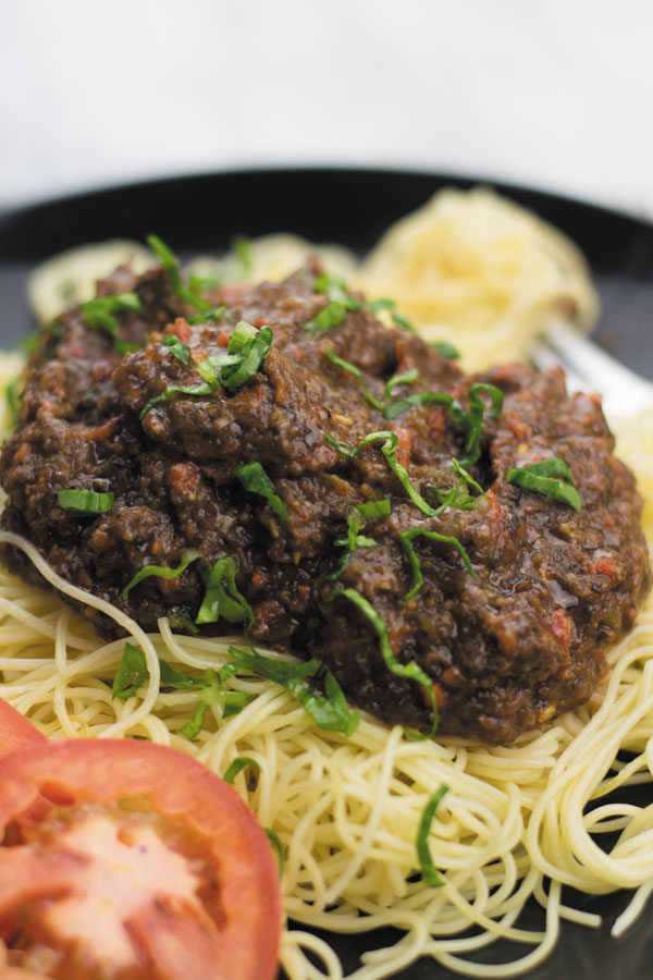 zero oil vegetable spaghetti bolognese - hearty, healthy packed with TONS of flavor. This vegetable sauce goes well with pastas, polenta or over toast!