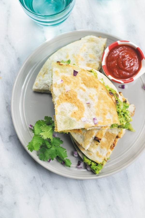 ranch chicken & guacamole quesadillas - 30 Mins is all you need to make this super flavorful quesadillas!