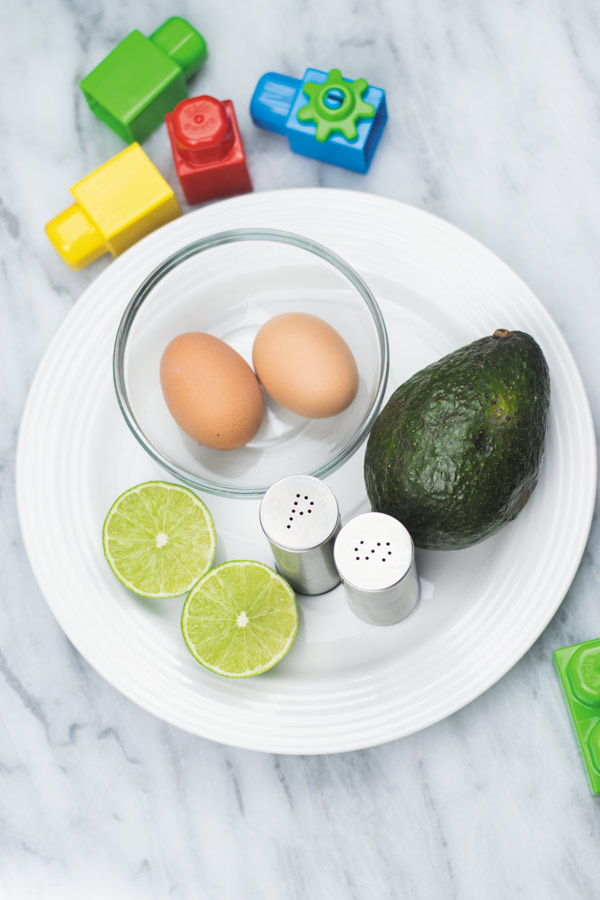 ingredients-for-avocado-egg-mash