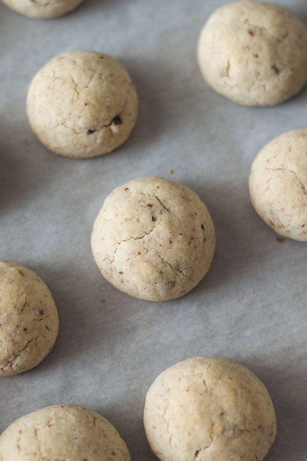 baked pecan snowballs