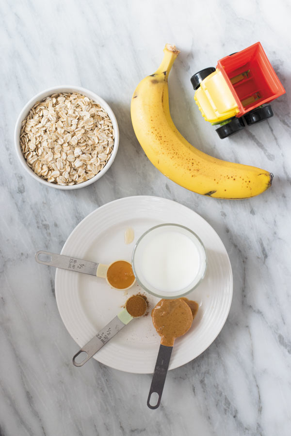 ingredients for peanut butter banana oatmeal